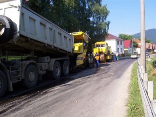 Asfaltovanie Hlavnej cesty 3