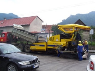 Asfaltovanie Hlavnej cesty 6