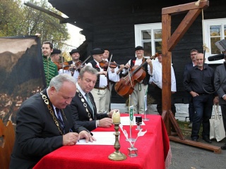 Podpísanie Dohody medzi obcou Terchová a mestom Liptovský Mikuláš-87