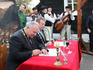 Podpísanie Dohody medzi obcou Terchová a mestom Liptovský Mikuláš-85