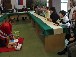 Prijatie daru - elektronický defibrilátor AED-50