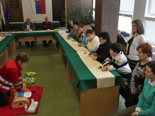 Prijatie daru - elektronický defibrilátor AED-51