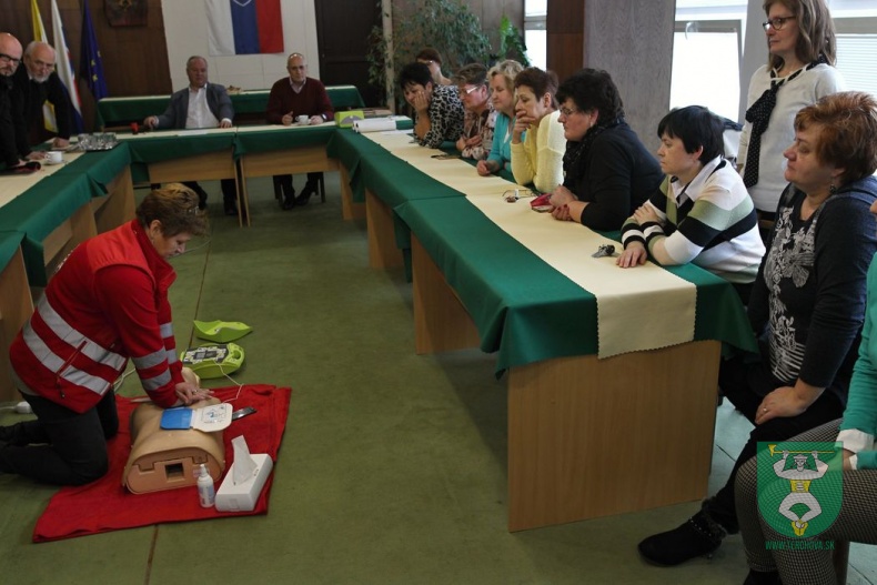 Prijatie daru - elektronický defibrilátor AED-50