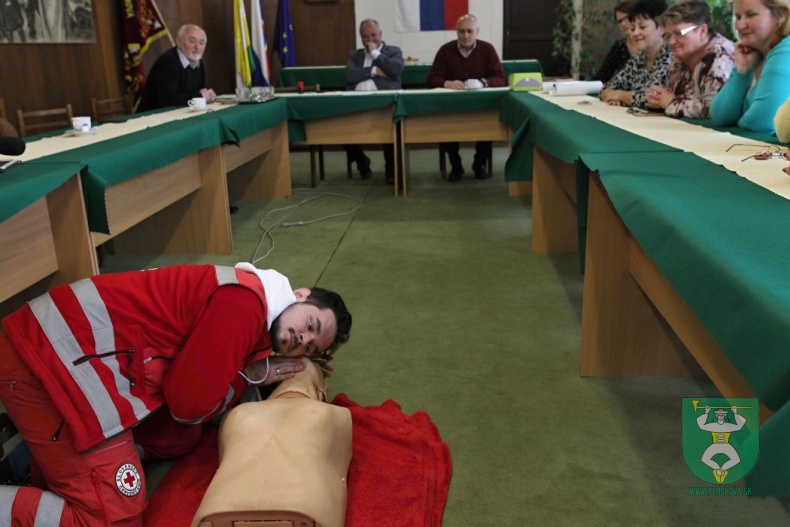 Prijatie daru - elektronický defibrilátor AED-66