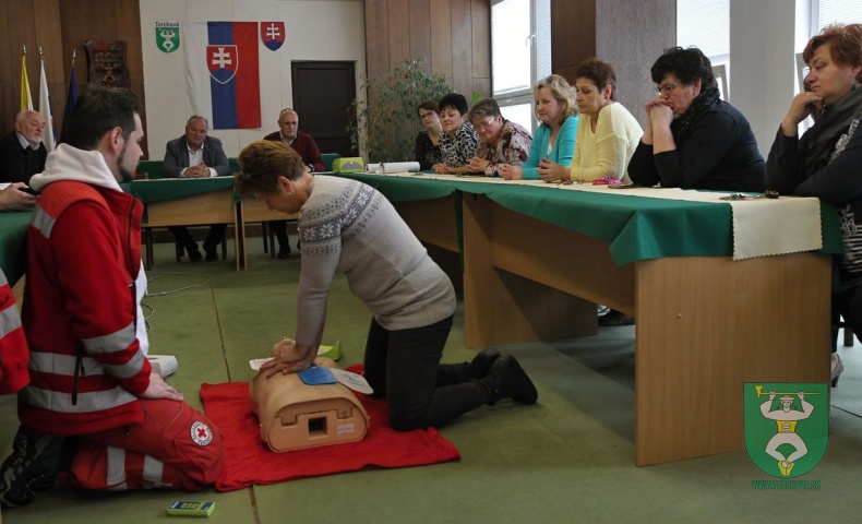 Prijatie daru - elektronický defibrilátor AED-71