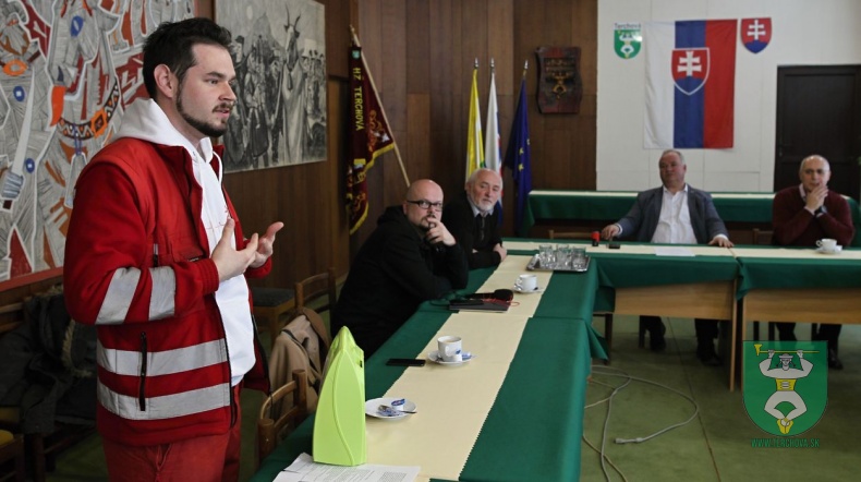 Prijatie daru - elektronický defibrilátor AED-39