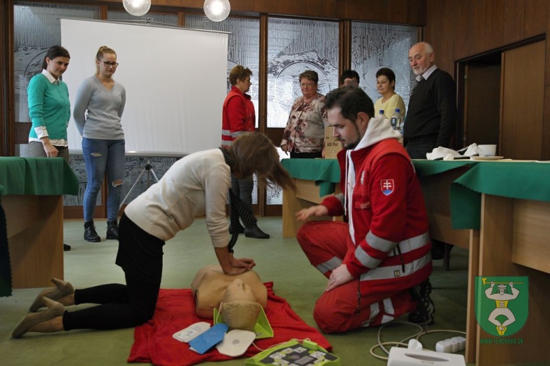 Prijatie daru - elektronický defibrilátor AED-108