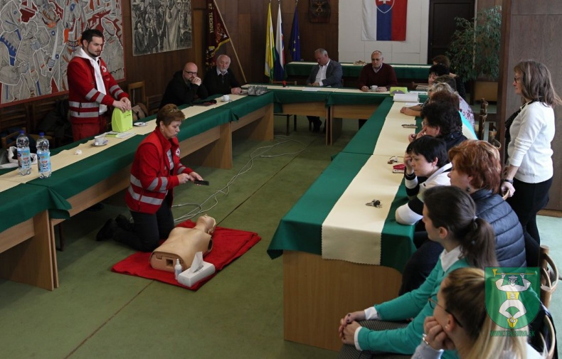 Prijatie daru - elektronický defibrilátor AED-41