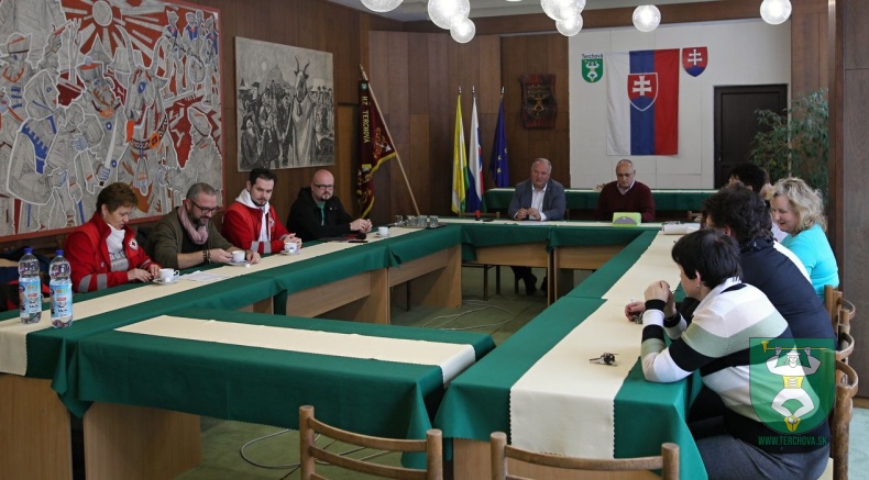 Prijatie daru - elektronický defibrilátor AED-15