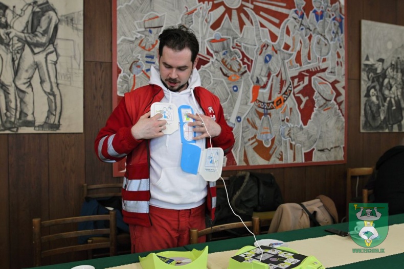 Prijatie daru - elektronický defibrilátor AED-31