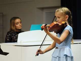 Triedny koncert žiakov Akadémia muzika-32