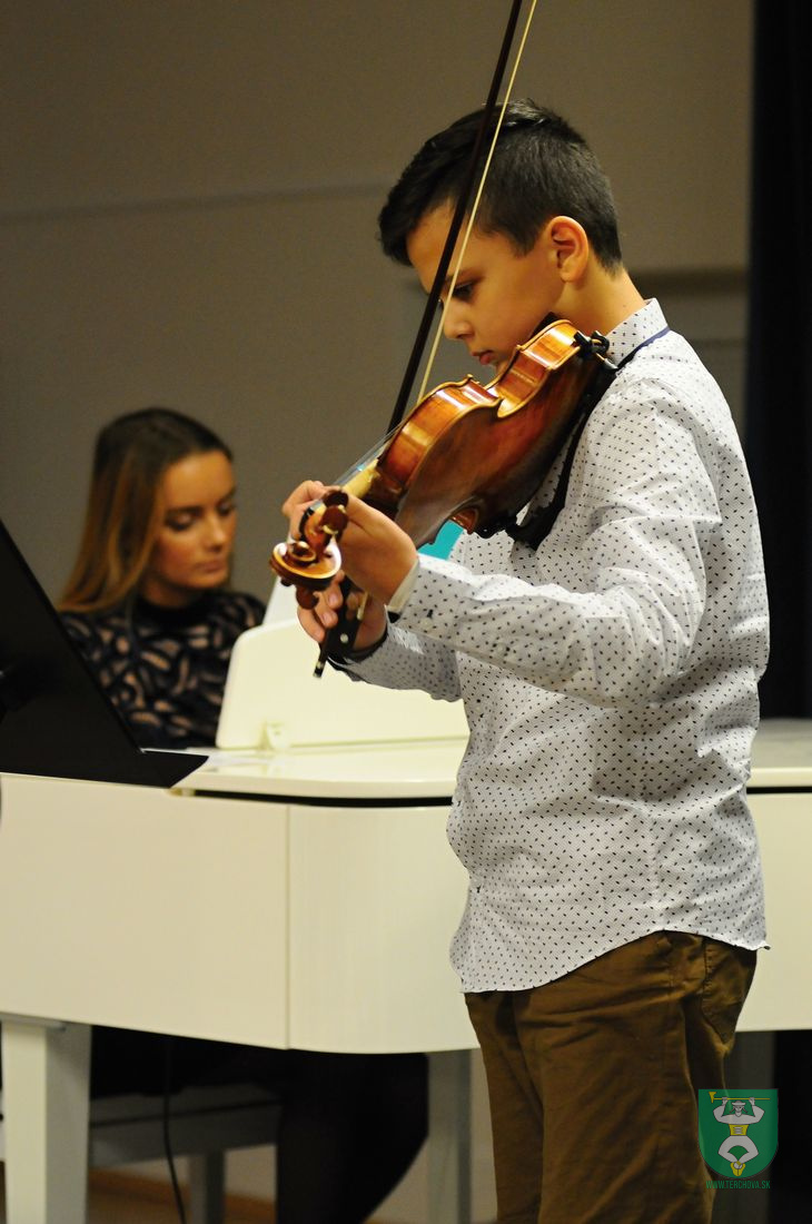 Triedny koncert žiakov Akadémia muzika-31