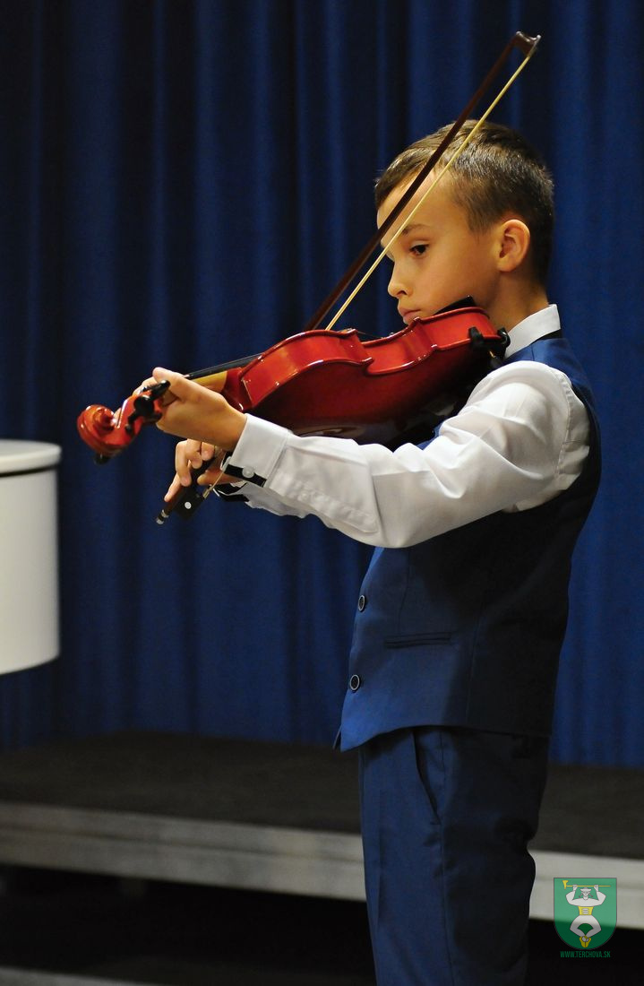 Triedny koncert žiakov Akadémia muzika-34