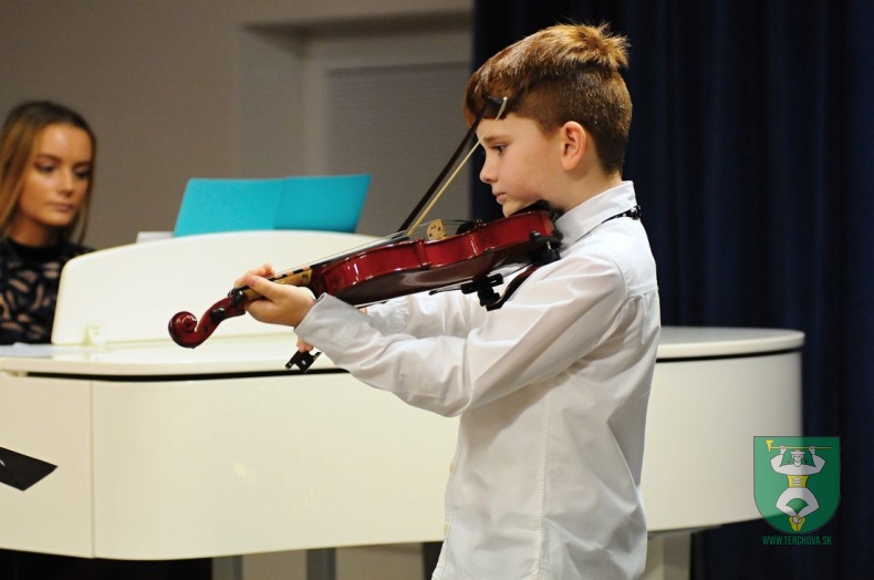 Triedny koncert žiakov Akadémia muzika-35