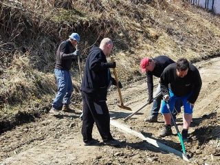 Upratovanie chodnikov 18 rocnik 02