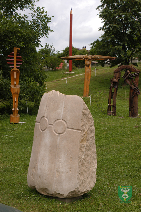 Prírodná galéria vo farskej záhrade 11