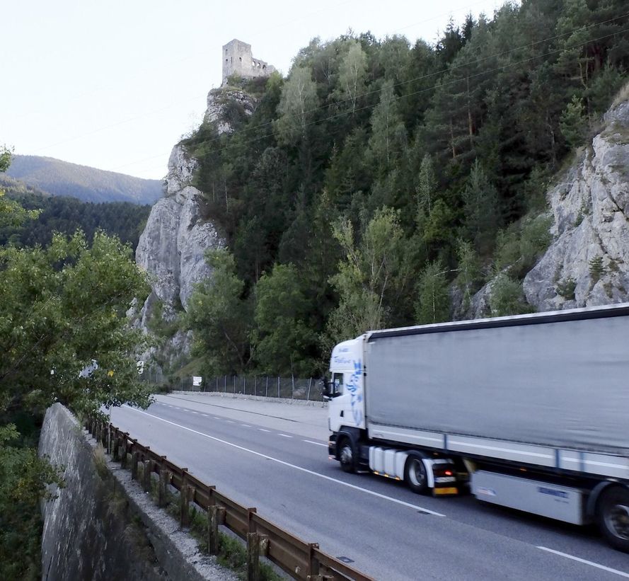 strecno cesta-2000x1847